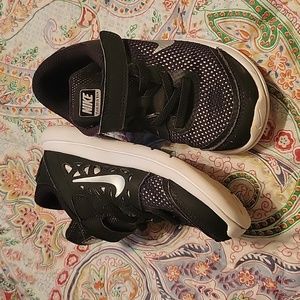Nike Flex 2016 run toddler tennis shoe sz 10C